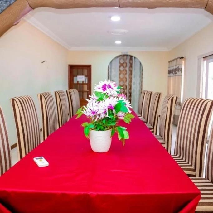 Dawhwenya Dc Ambassadors Hotel מראה חיצוני תמונה
