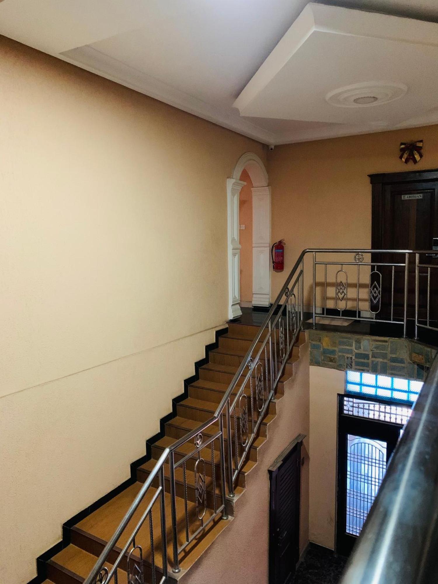 Dawhwenya Dc Ambassadors Hotel מראה חיצוני תמונה
