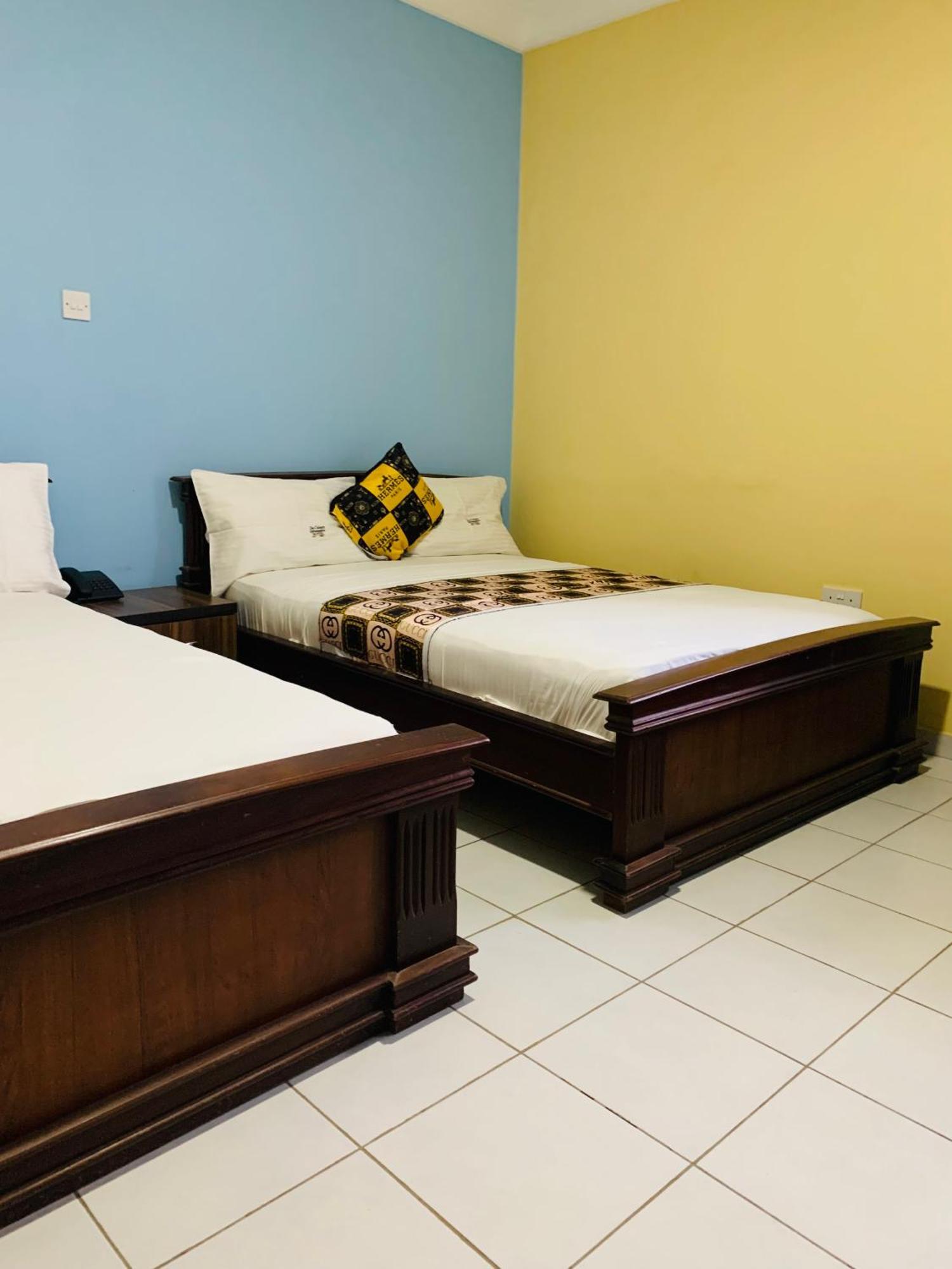 Dawhwenya Dc Ambassadors Hotel מראה חיצוני תמונה