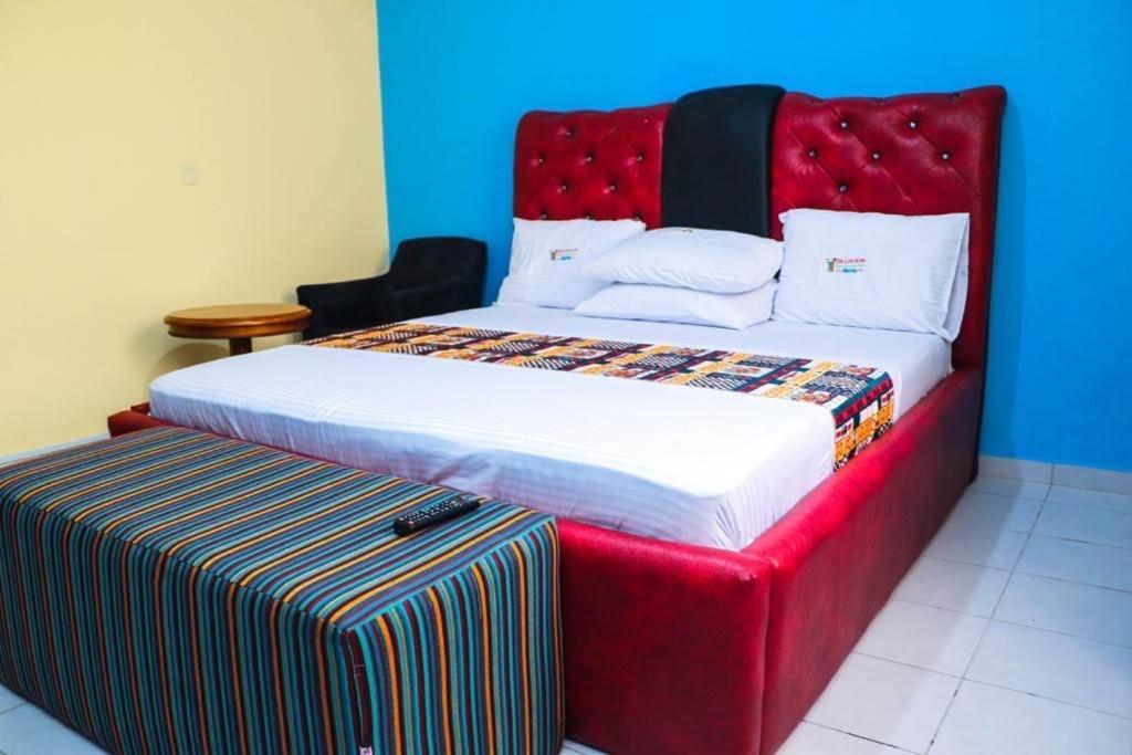 Dawhwenya Dc Ambassadors Hotel מראה חיצוני תמונה
