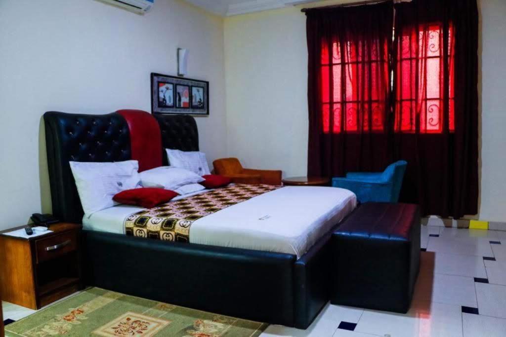 Dawhwenya Dc Ambassadors Hotel מראה חיצוני תמונה