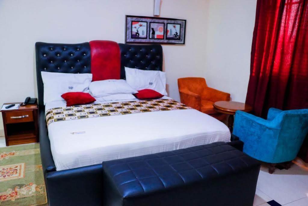 Dawhwenya Dc Ambassadors Hotel מראה חיצוני תמונה